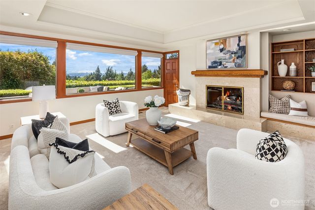 9636 NE 30th Place, Clyde Hill, WA 98004