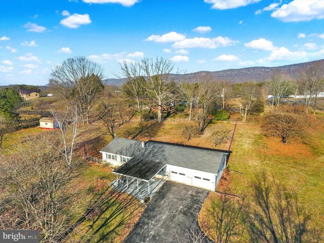 970 CRANES GAP RD, Carlisle, PA 17013