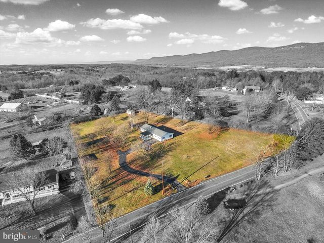 970 CRANES GAP RD, Carlisle, PA 17013