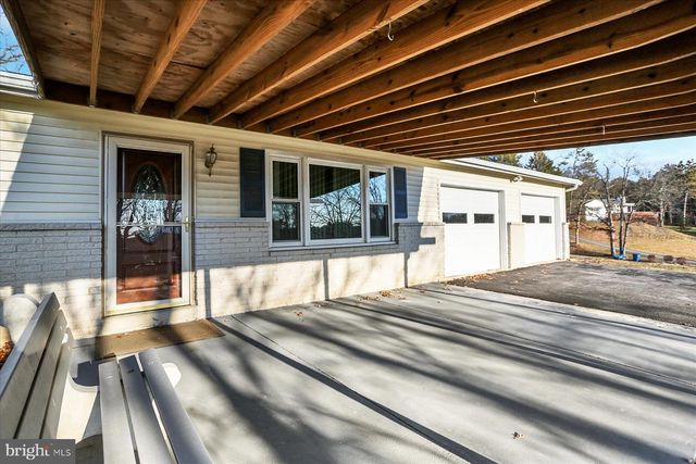 970 CRANES GAP RD, Carlisle, PA 17013