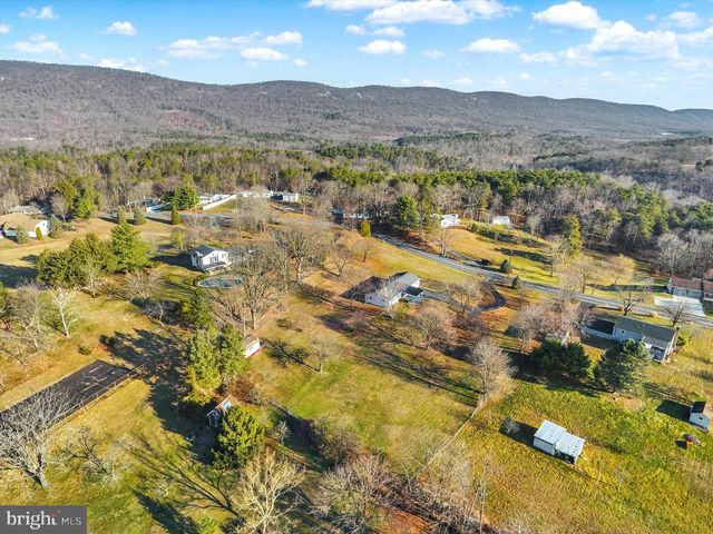 970 CRANES GAP RD, Carlisle, PA 17013