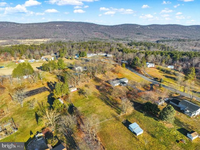 970 CRANES GAP RD, Carlisle, PA 17013