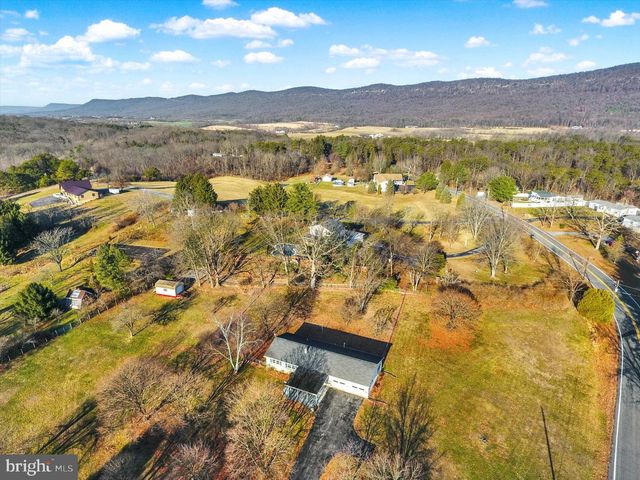 970 CRANES GAP RD, Carlisle, PA 17013