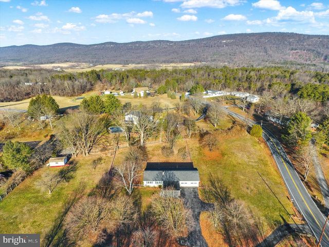 970 CRANES GAP RD, Carlisle, PA 17013