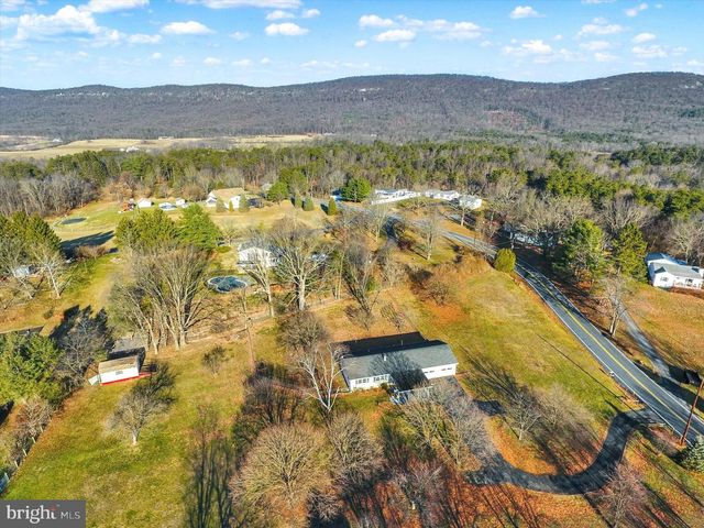 970 CRANES GAP RD, Carlisle, PA 17013