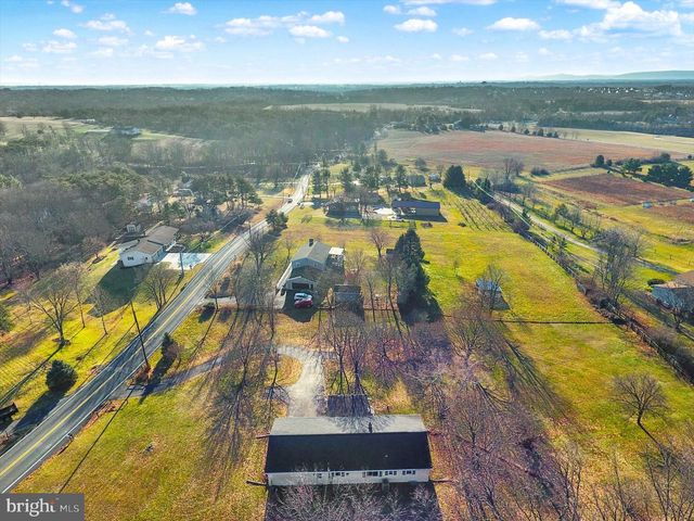 970 CRANES GAP RD, Carlisle, PA 17013