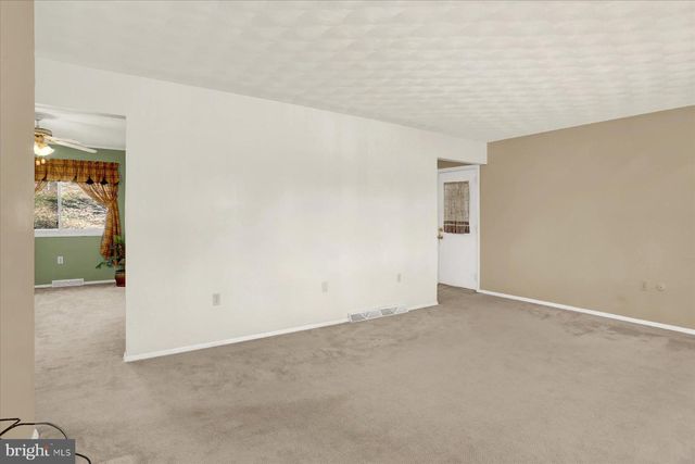 970 CRANES GAP RD, Carlisle, PA 17013