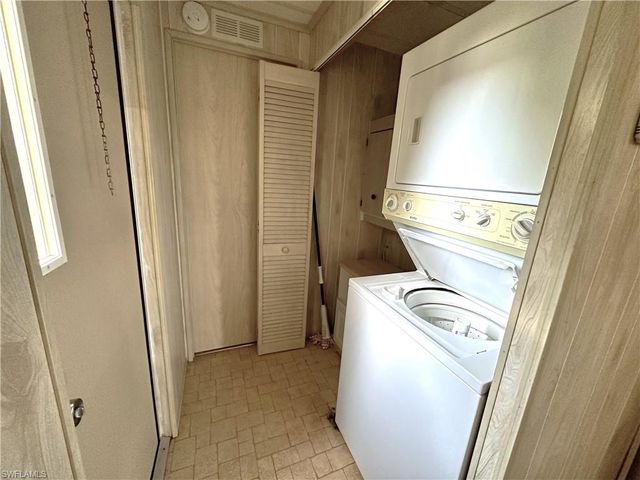 280 Flame LN, North Fort Myers, FL 33917