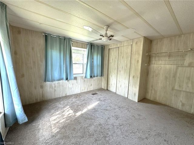 280 Flame LN, North Fort Myers, FL 33917