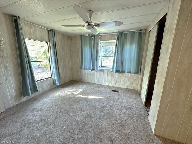 280 Flame LN, North Fort Myers, FL 33917