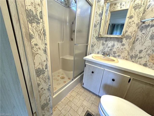 280 Flame LN, North Fort Myers, FL 33917