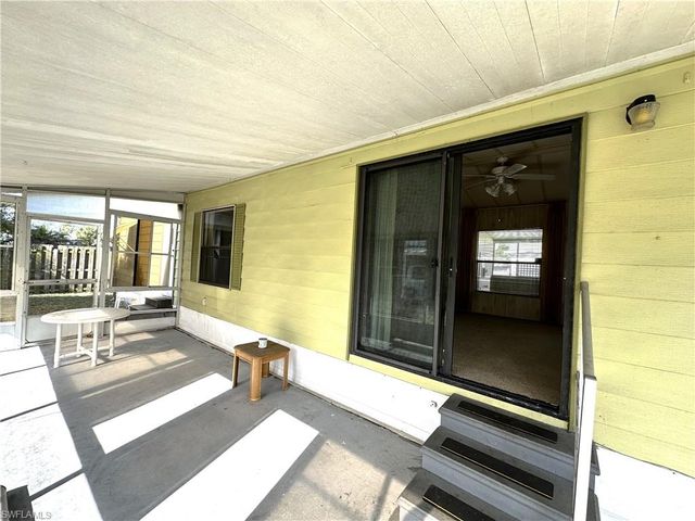 280 Flame LN, North Fort Myers, FL 33917