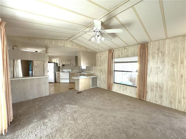280 Flame LN, North Fort Myers, FL 33917