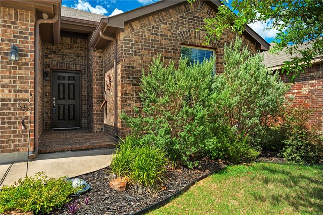 1037 Doe Meadow Drive, Fort Worth, TX 76028