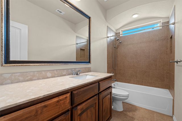 1037 Doe Meadow Drive, Fort Worth, TX 76028