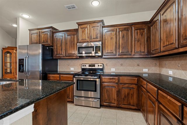 1037 Doe Meadow Drive, Fort Worth, TX 76028