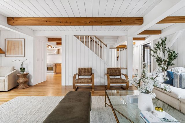 70 Glenview Drive, Southampton, NY 11968