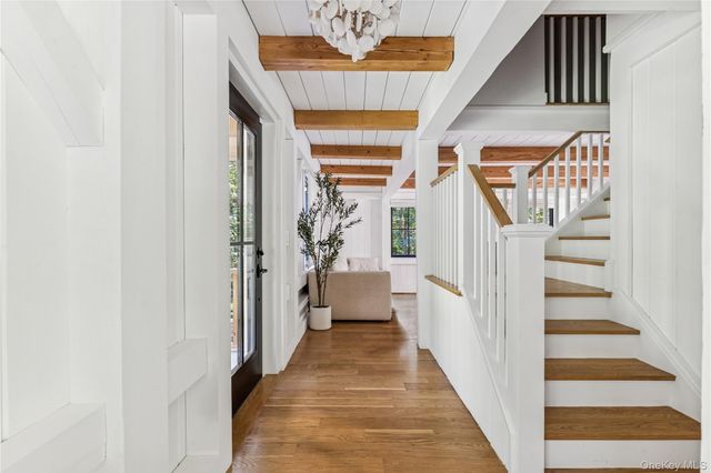 70 Glenview Drive, Southampton, NY 11968