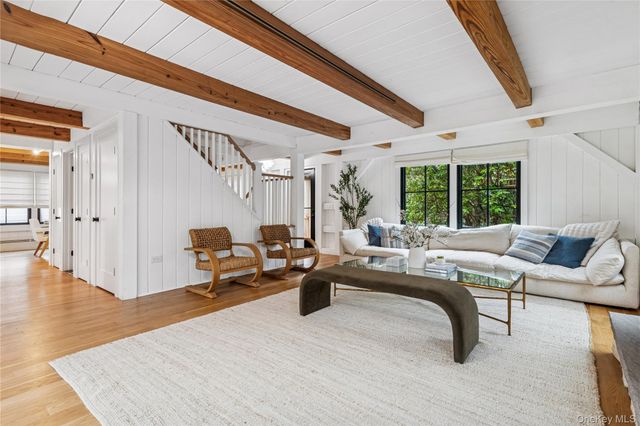 70 Glenview Drive, Southampton, NY 11968