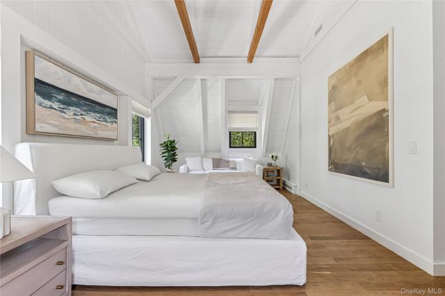 70 Glenview Drive, Southampton, NY 11968