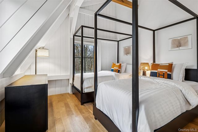 70 Glenview Drive, Southampton, NY 11968