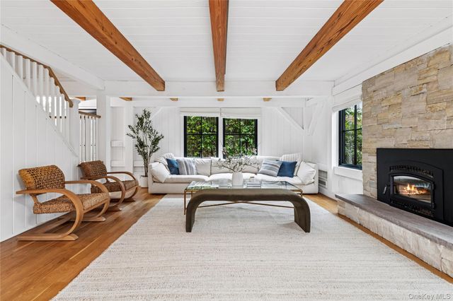 70 Glenview Drive, Southampton, NY 11968