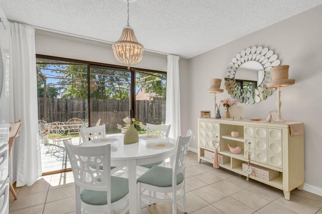 6212 Chapel View Ln, Citrus Heights, CA 95621