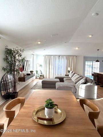 4014 CEDAR BLUFF Lane, Jacksonville, FL 32226