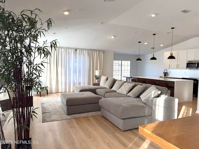 4014 CEDAR BLUFF Lane, Jacksonville, FL 32226