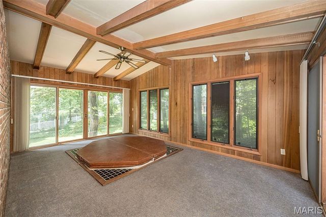 425 Kenilworth Lane, Ballwin, MO 63011