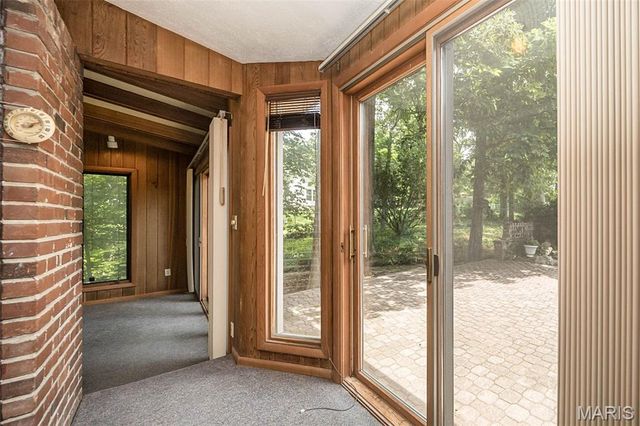 425 Kenilworth Lane, Ballwin, MO 63011