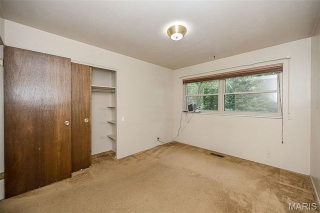 425 Kenilworth Lane, Ballwin, MO 63011