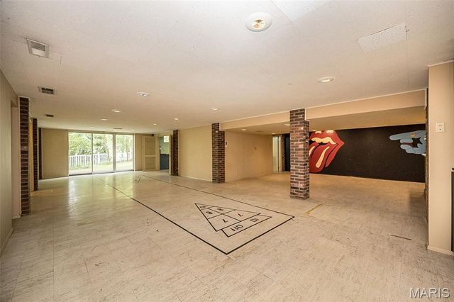 425 Kenilworth Lane, Ballwin, MO 63011