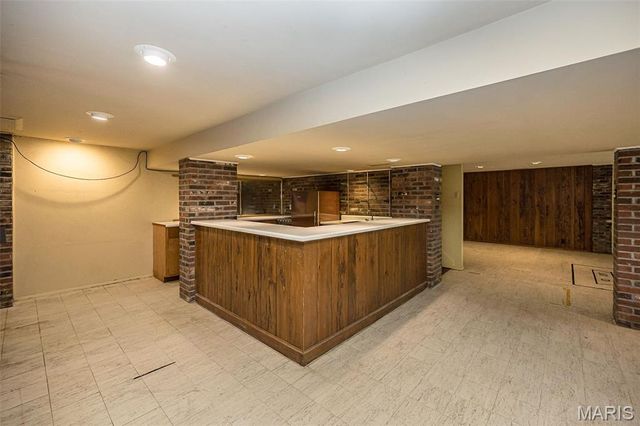 425 Kenilworth Lane, Ballwin, MO 63011