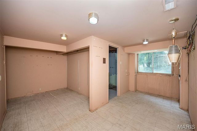 425 Kenilworth Lane, Ballwin, MO 63011