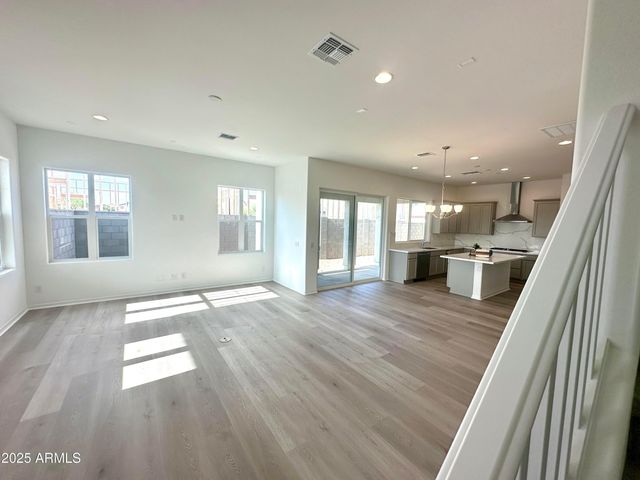 26425 N 22nd Drive, Phoenix, AZ 85085