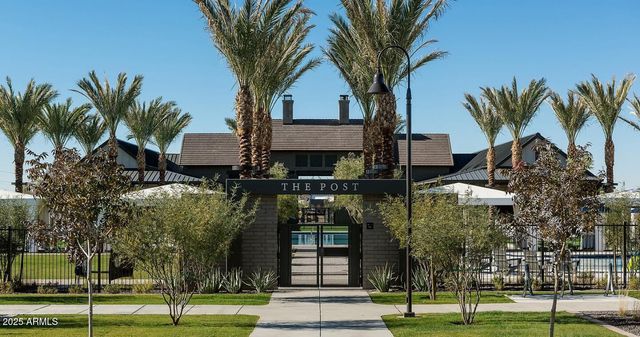 26425 N 22nd Drive, Phoenix, AZ 85085