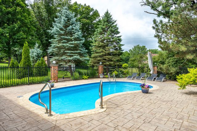 13600 S Longview Drive, Homer Glen, IL 60491