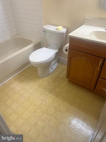 89 DORCHESTER CIR, Marlton, NJ 08053