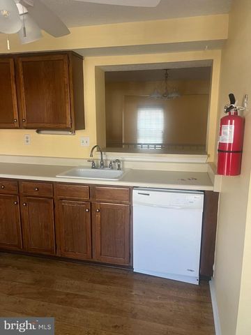 89 DORCHESTER CIR, Marlton, NJ 08053