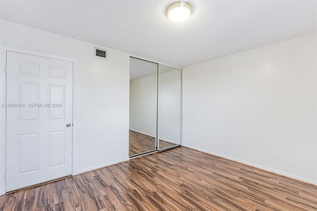 1719 Whitehall Dr 304, Davie, FL 33324