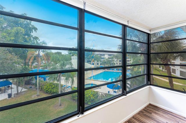 1719 Whitehall Dr 304, Davie, FL 33324