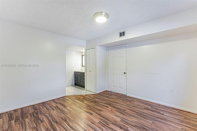 1719 Whitehall Dr 304, Davie, FL 33324