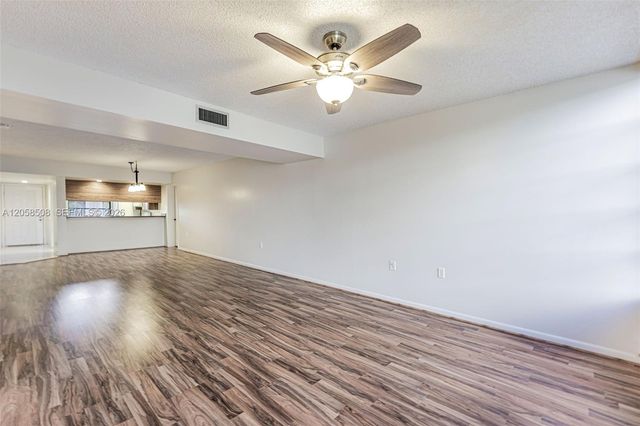 1719 Whitehall Dr 304, Davie, FL 33324