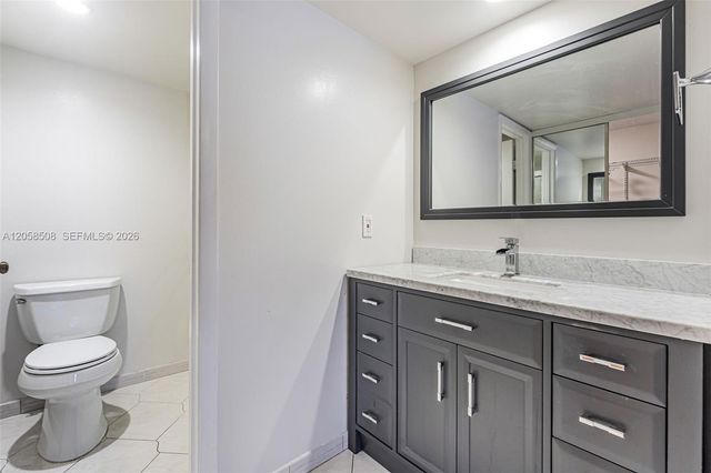 1719 Whitehall Dr 304, Davie, FL 33324