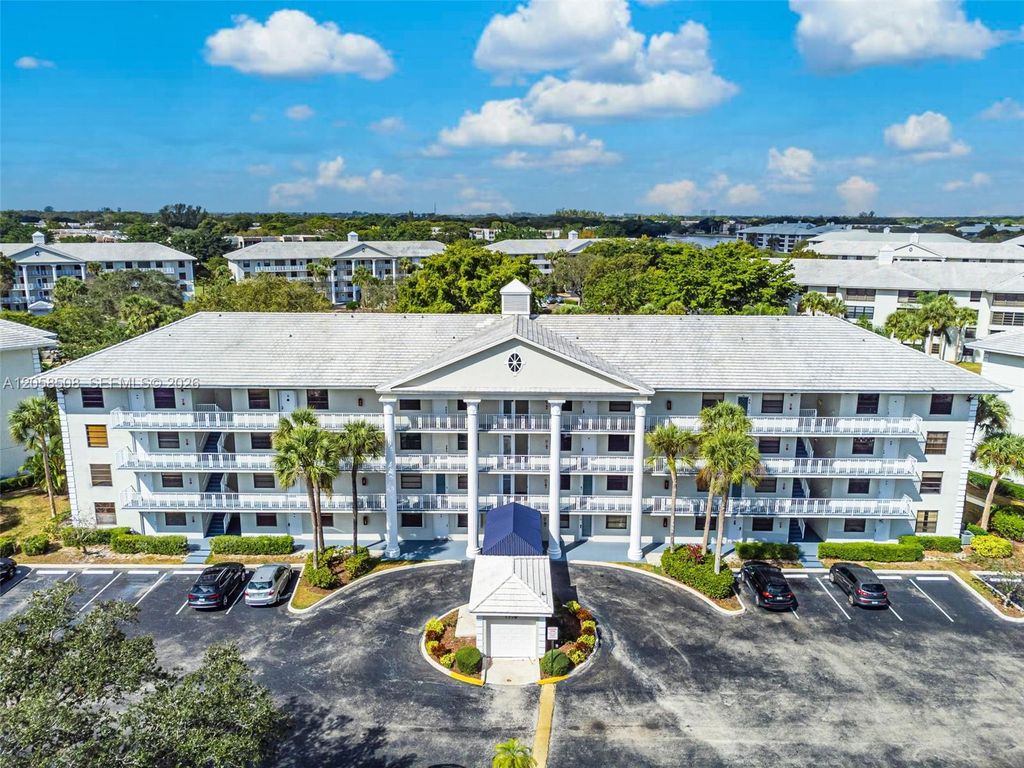 1719 Whitehall Dr 304, Davie, FL 33324