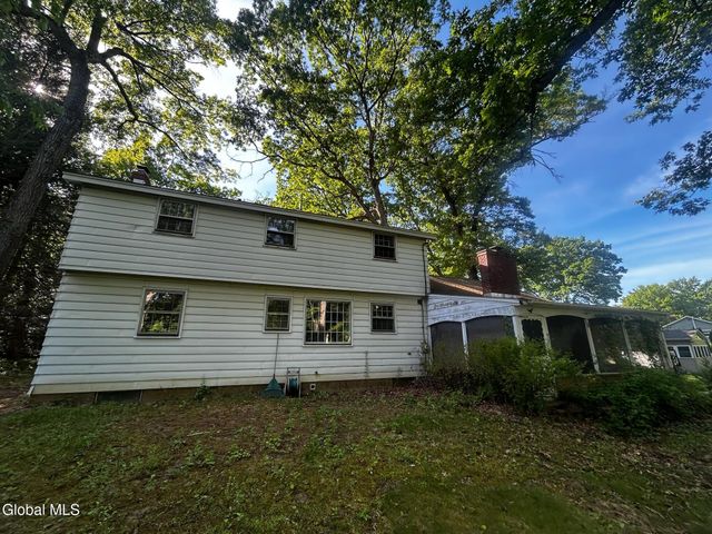 30 Hemlock Drive, Clifton Park, NY 12065