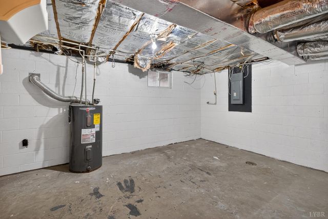 42 Knoll Woods Drive, Rustburg, VA 24588