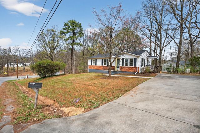 42 Knoll Woods Drive, Rustburg, VA 24588