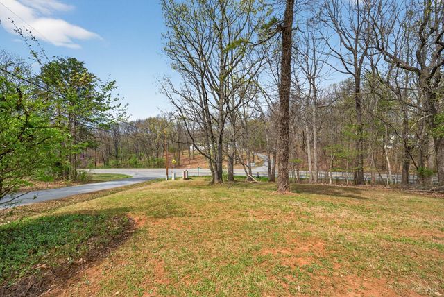 42 Knoll Woods Drive, Rustburg, VA 24588